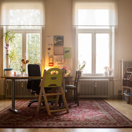 Logopädie Ariane Steinhusen in Lübeck. Behandlung von Sprach-, Sprech-, Stimm- und Schluckstörungen. Spezialisiert auf neurologische Störungen sowie auf Saug-, Trink- und Fütterstörungen und Castillo Morales-Therapeutin.